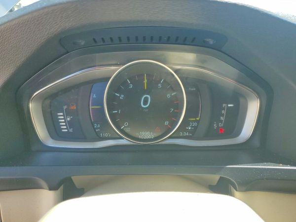 2015 VOLVO S60
