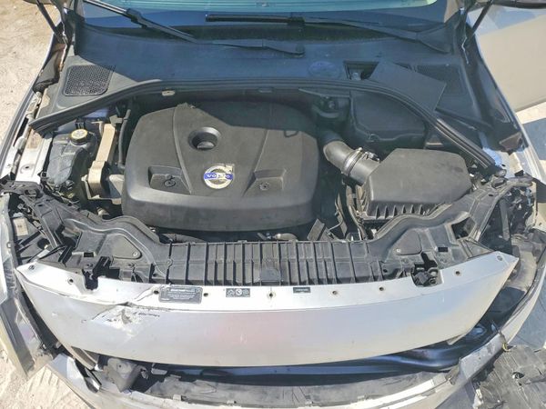 2015 VOLVO S60