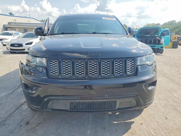 2020 JEEP GRAND CHEROKEE Laredo