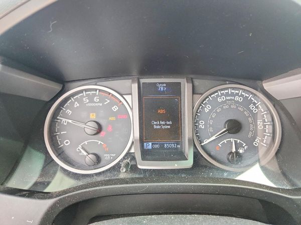 2017 TOYOTA TACOMA