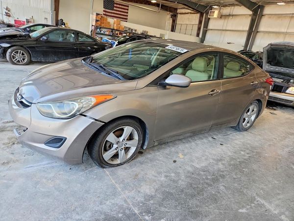2013 HYUNDAI ELANTRA