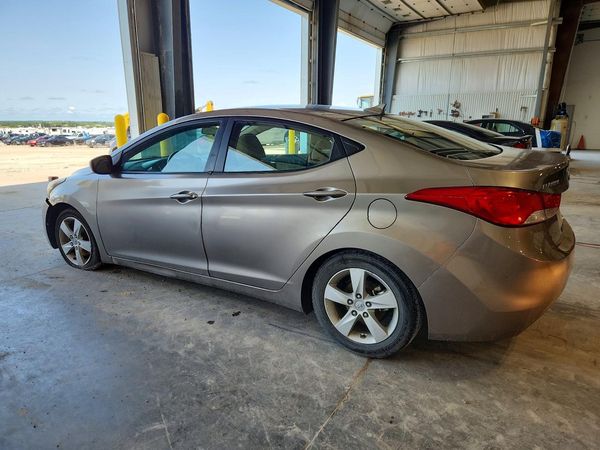2013 HYUNDAI ELANTRA