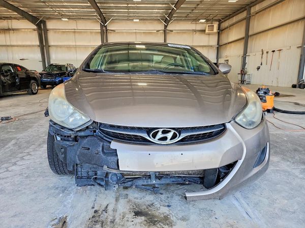2013 HYUNDAI ELANTRA