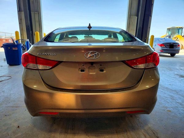 2013 HYUNDAI ELANTRA