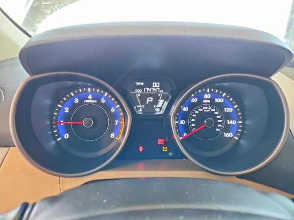 2013 HYUNDAI ELANTRA