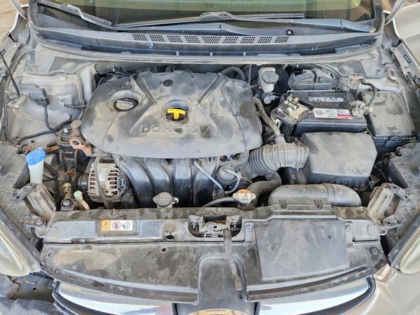 2013 HYUNDAI ELANTRA
