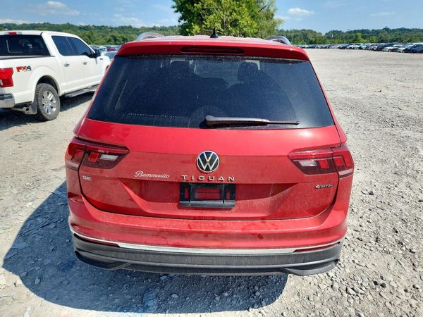 2022 VOLKSWAGEN TIGUAN 4Motion SE