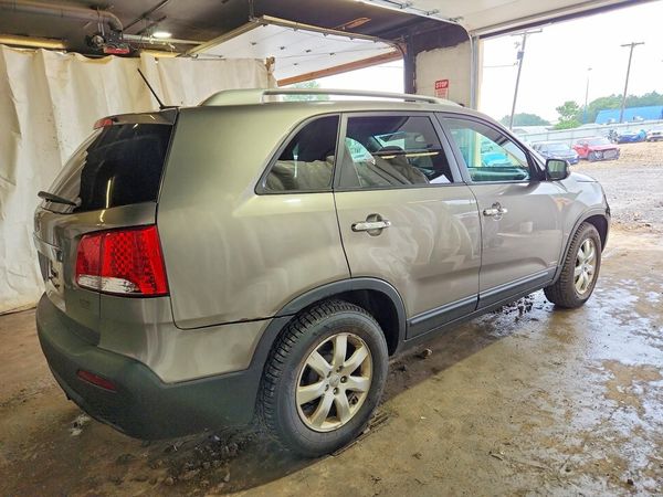 2013 KIA SORENTO Base / LX