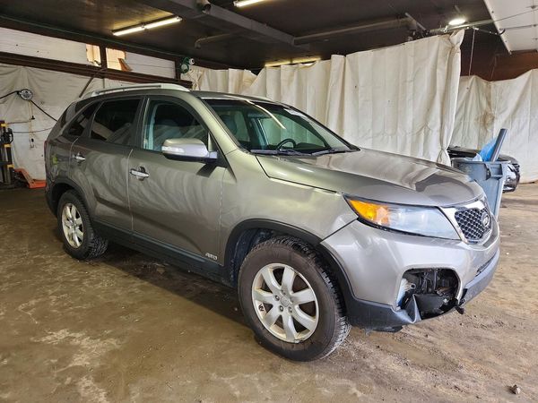 2013 KIA SORENTO Base / LX