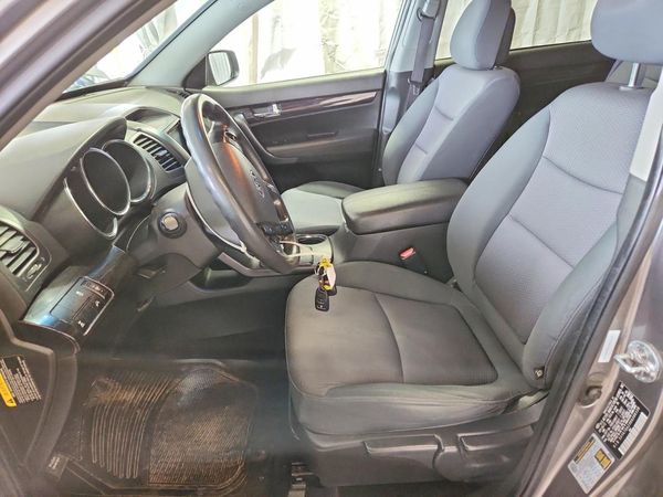 2013 KIA SORENTO Base / LX