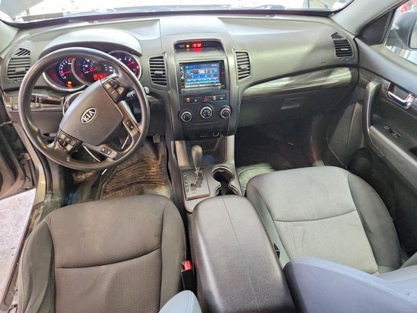 2013 KIA SORENTO Base / LX