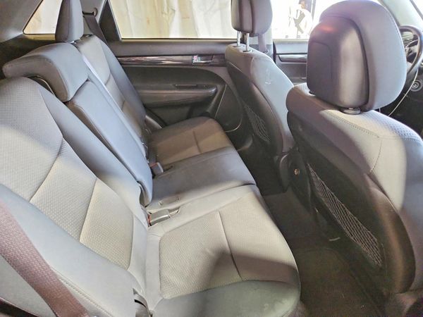2013 KIA SORENTO Base / LX