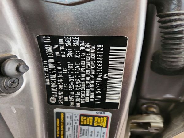 2013 KIA SORENTO Base / LX