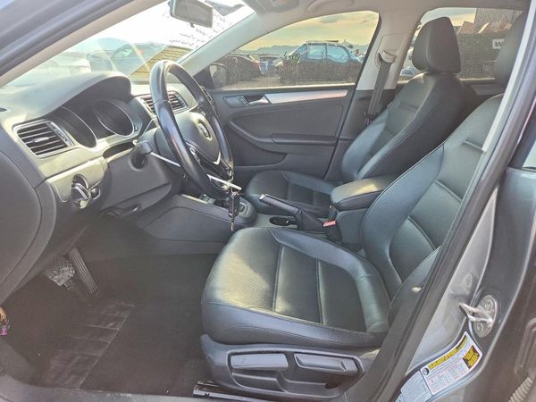2017 VOLKSWAGEN JETTA SE
