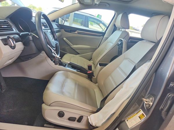 2018 VOLKSWAGEN PASSAT SE, SE w/ Technology
