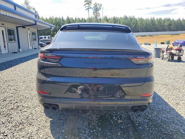 2020 PORSCHE CAYENNE