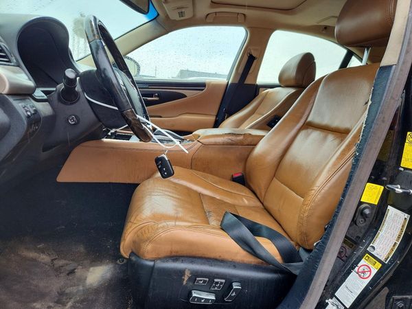 2014 LEXUS LS460 460 — DENT