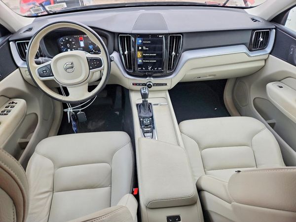 2020 VOLVO XC60