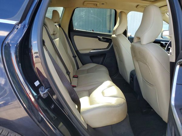 2016 VOLVO XC60 SV33 Premier