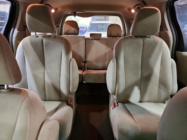 2012 TOYOTA SIENNA