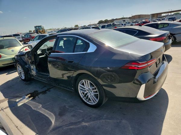 2025 BMW 530