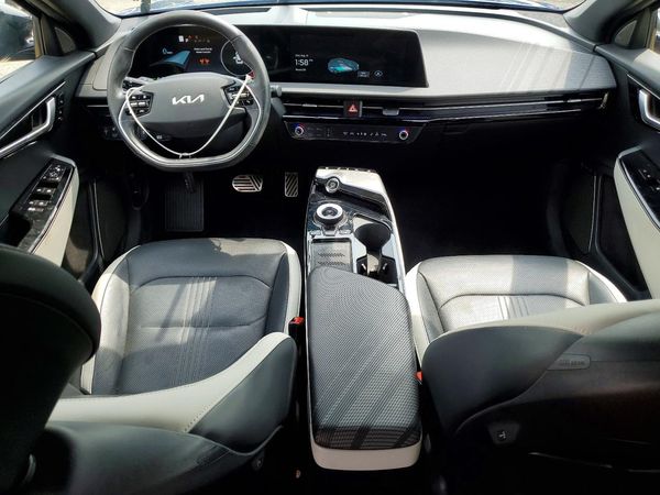 2022 KIA EV6