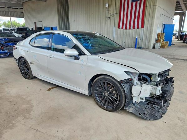 2024 TOYOTA CAMRY