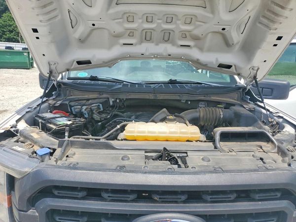 2023 FORD F150 SuperCab — Engine bay