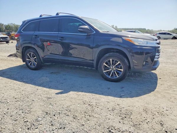 2017 TOYOTA HIGHLANDER SE/XLE