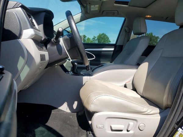 2017 TOYOTA HIGHLANDER SE/XLE