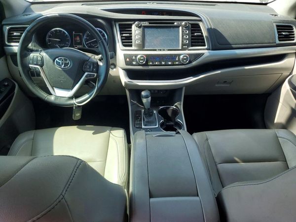 2017 TOYOTA HIGHLANDER SE/XLE