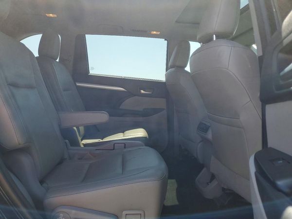 2017 TOYOTA HIGHLANDER SE/XLE