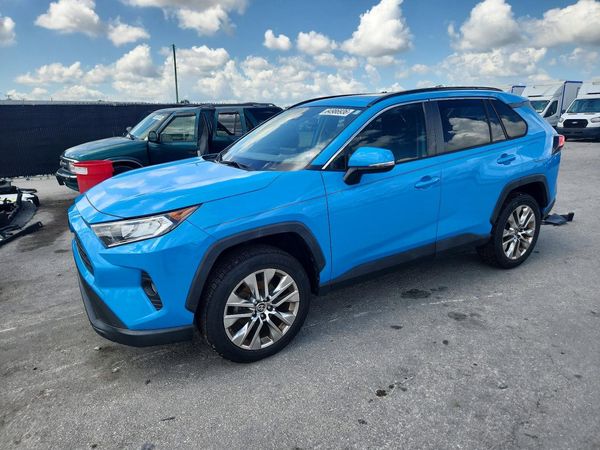 2019 TOYOTA RAV4 XLE Premium