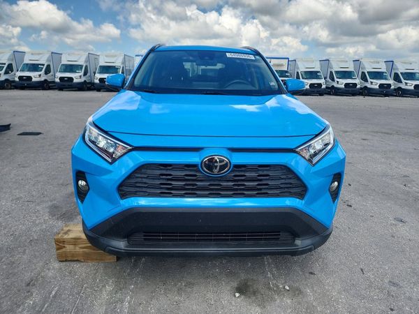 2019 TOYOTA RAV4 XLE Premium
