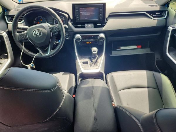 2019 TOYOTA RAV4 XLE Premium