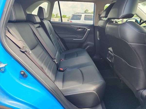 2019 TOYOTA RAV4 XLE Premium