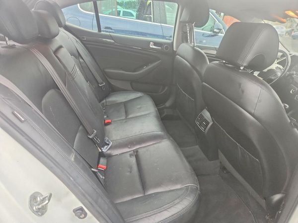 2016 KIA CADENZA Luxury