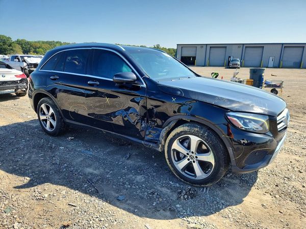 2017 MERCEDES-BENZ GLC GLC300 Base-4M
