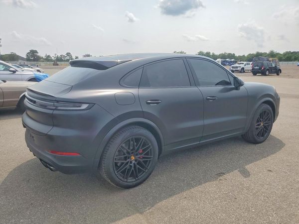 2024 PORSCHE CAYENNE