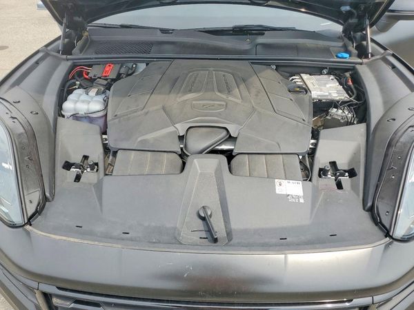2024 PORSCHE CAYENNE