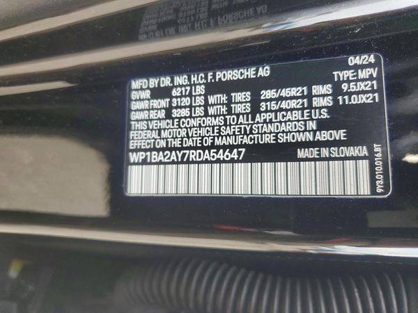 2024 PORSCHE CAYENNE