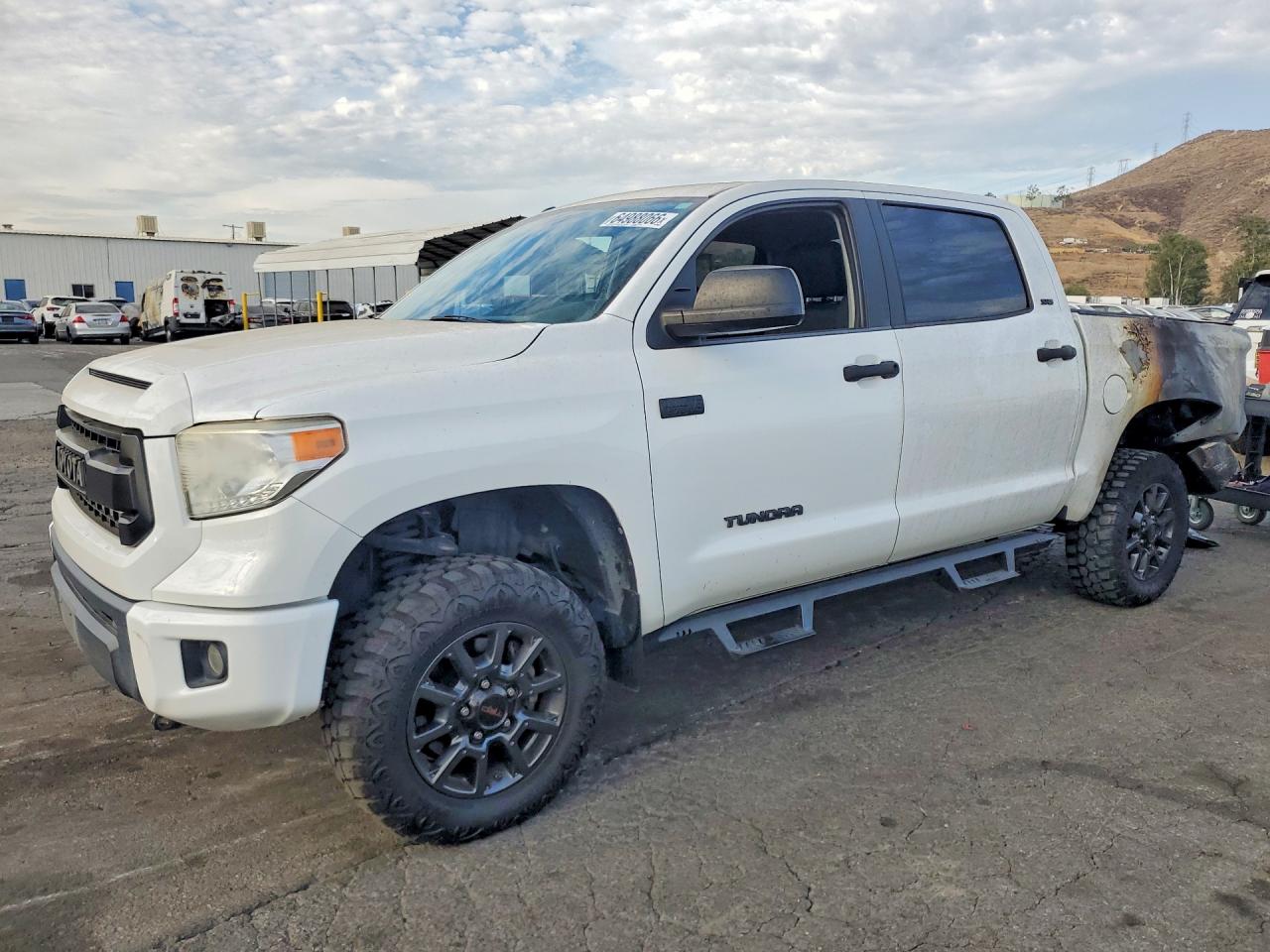 2016 TOYOTA TUNDRA SR5