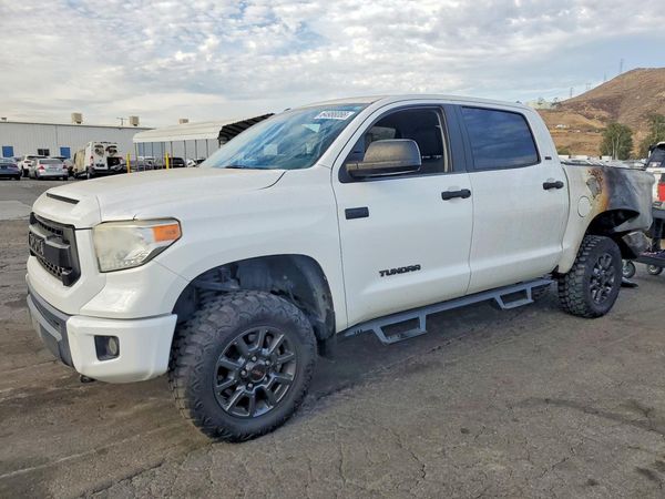 2016 TOYOTA TUNDRA SR5
