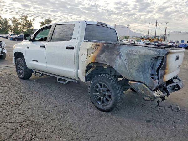 2016 TOYOTA TUNDRA SR5