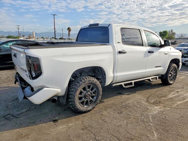 2016 TOYOTA TUNDRA SR5