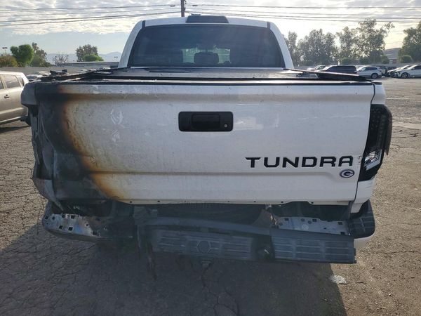 2016 TOYOTA TUNDRA SR5