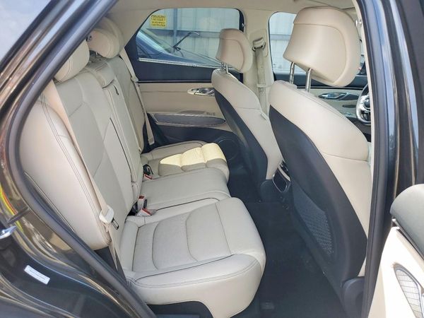 2023 GENESIS GV70