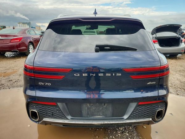 2022 GENESIS GV70