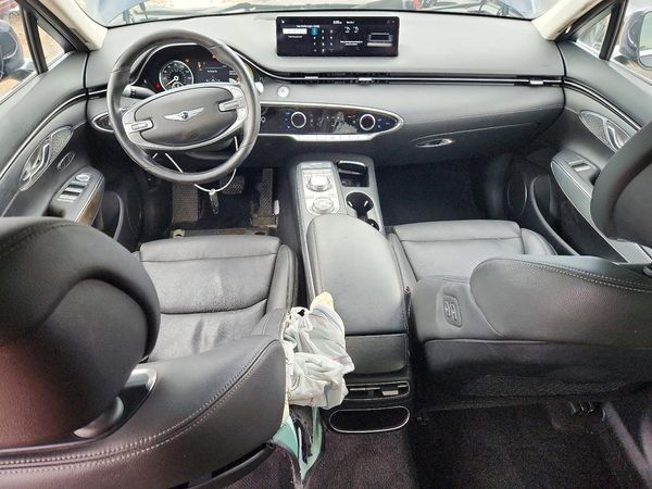 2022 GENESIS GV70