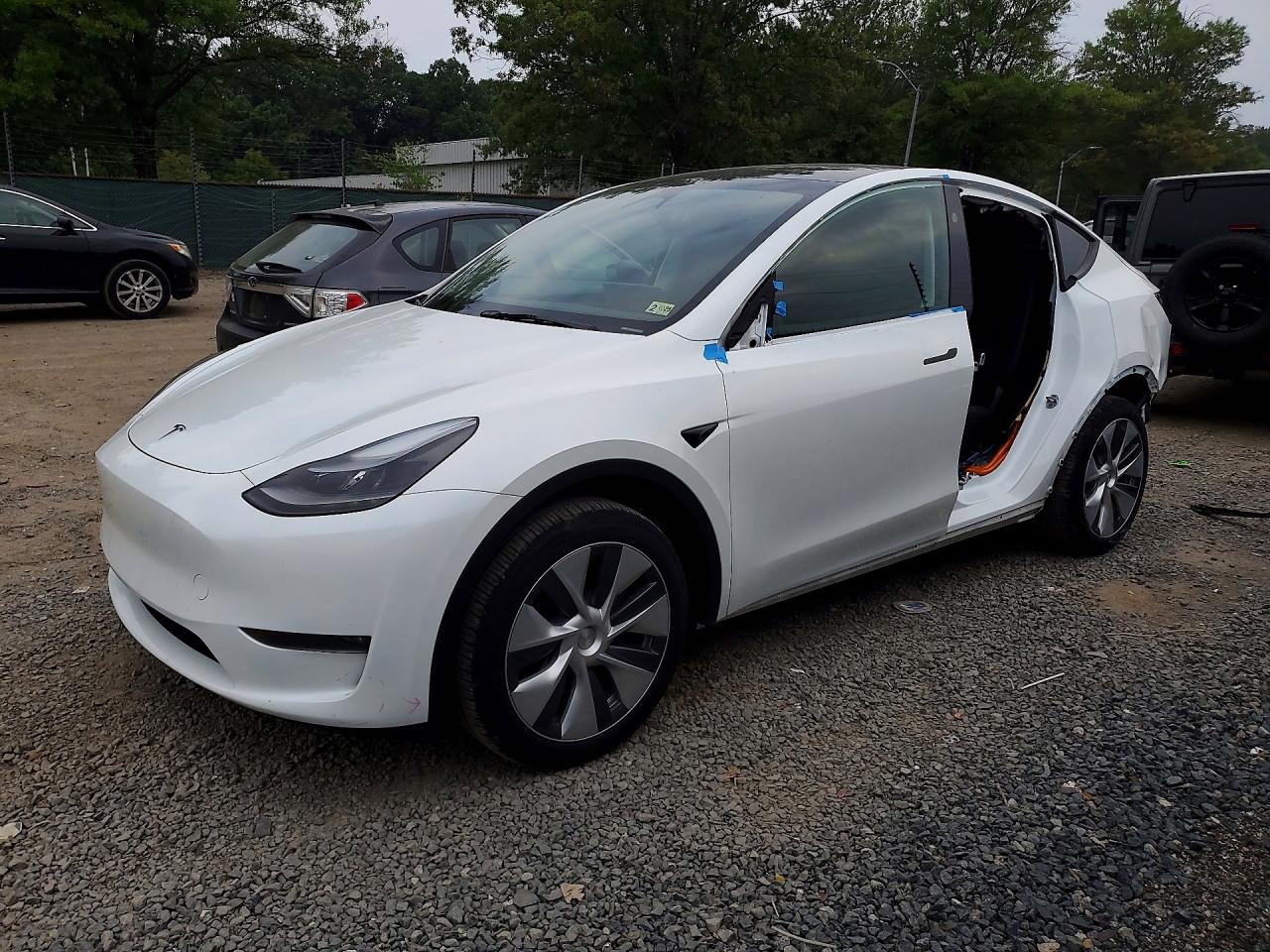2024 TESLA MODEL Y